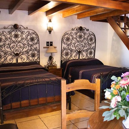 Hotel Los Escudos Pátzcuaro Extérieur photo
