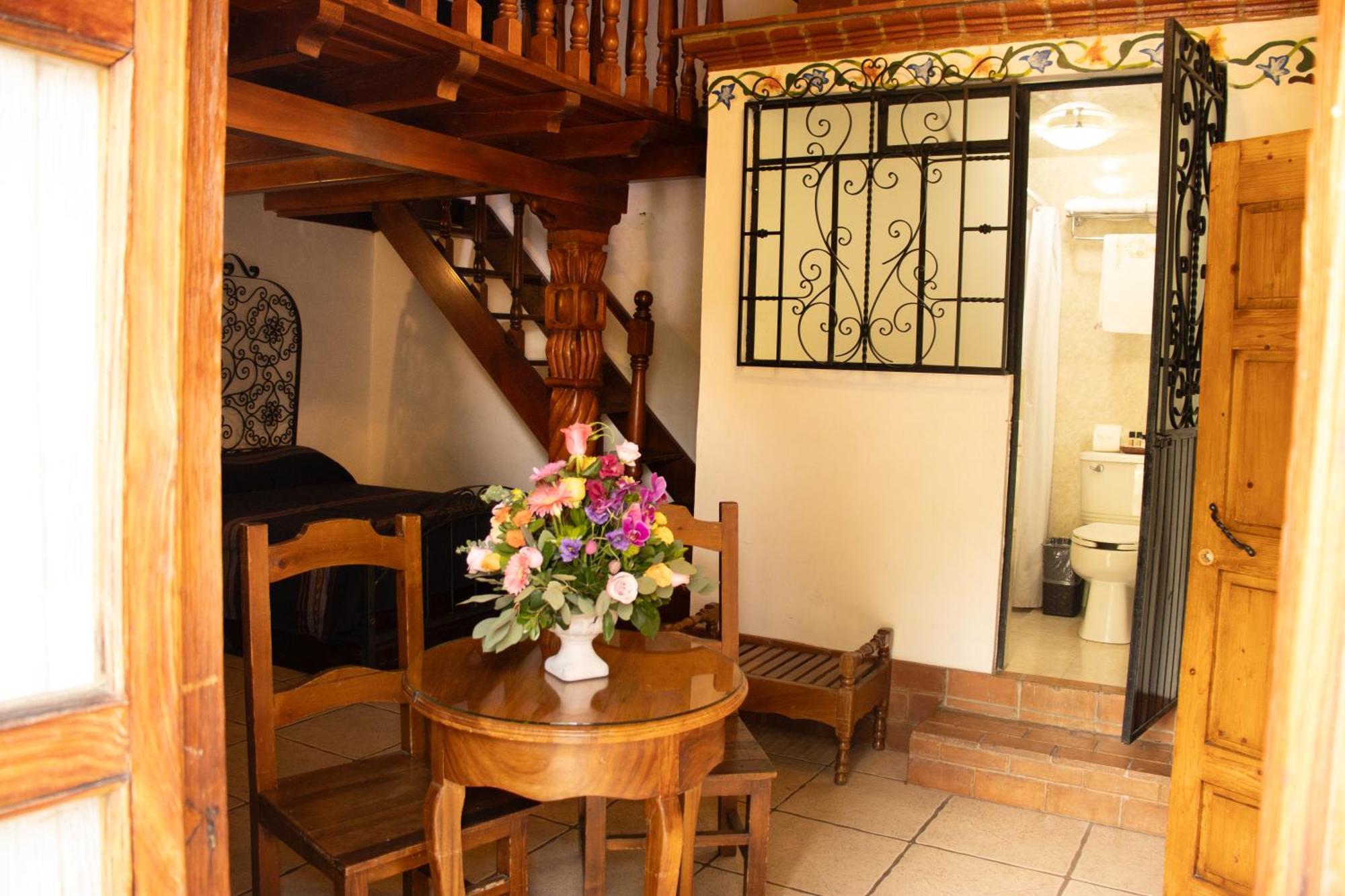 Hotel Los Escudos Pátzcuaro Extérieur photo