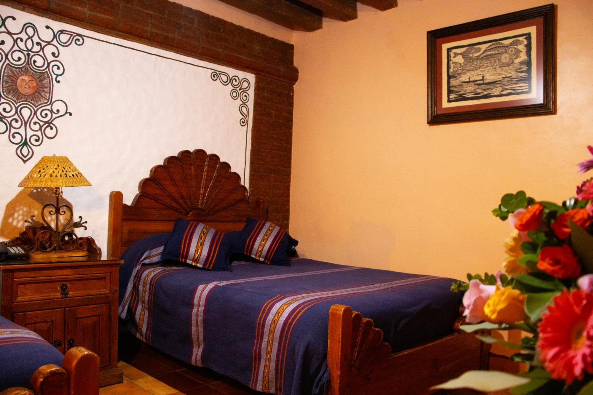 Hotel Los Escudos Pátzcuaro Extérieur photo