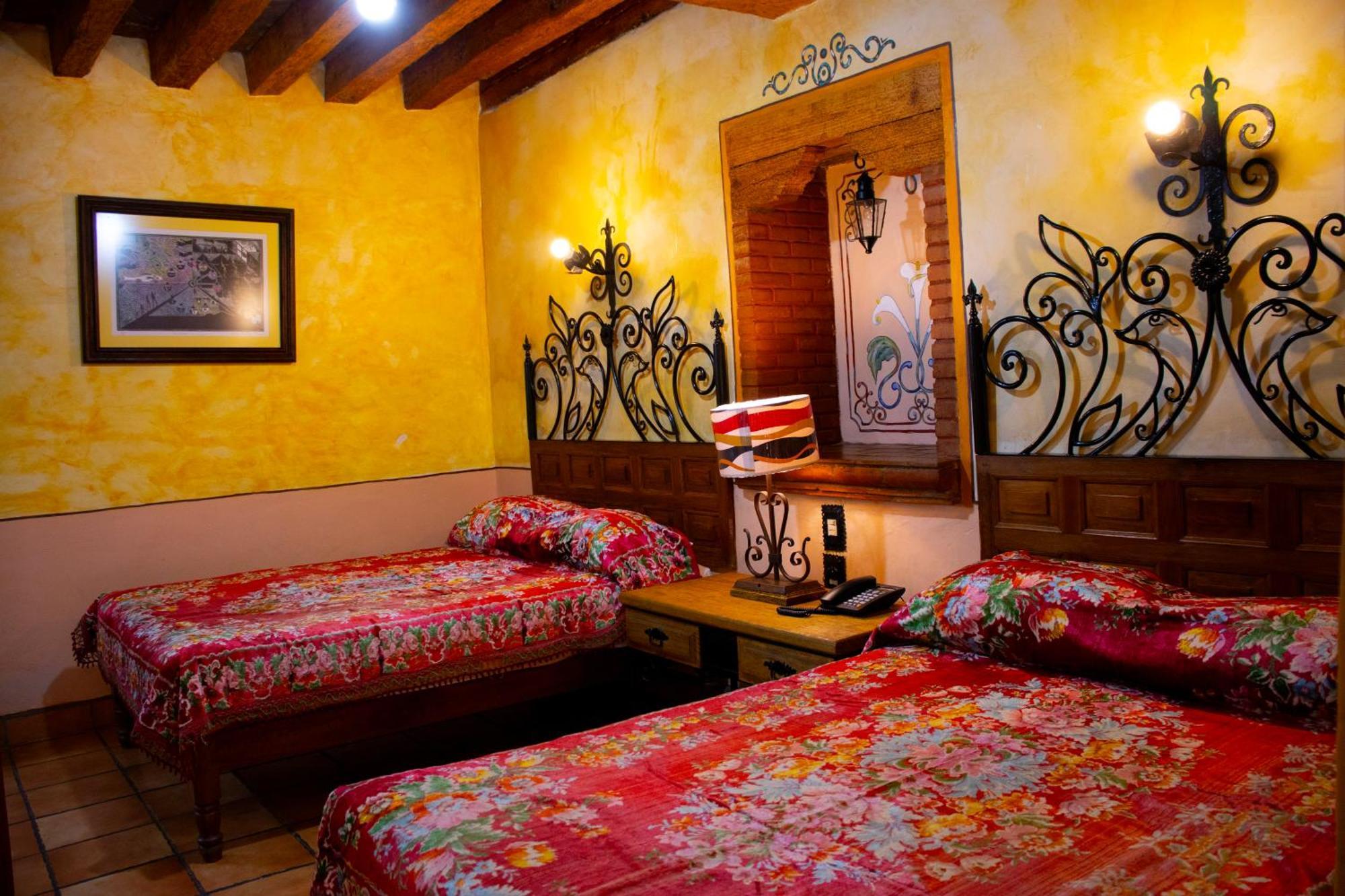 Hotel Los Escudos Pátzcuaro Extérieur photo