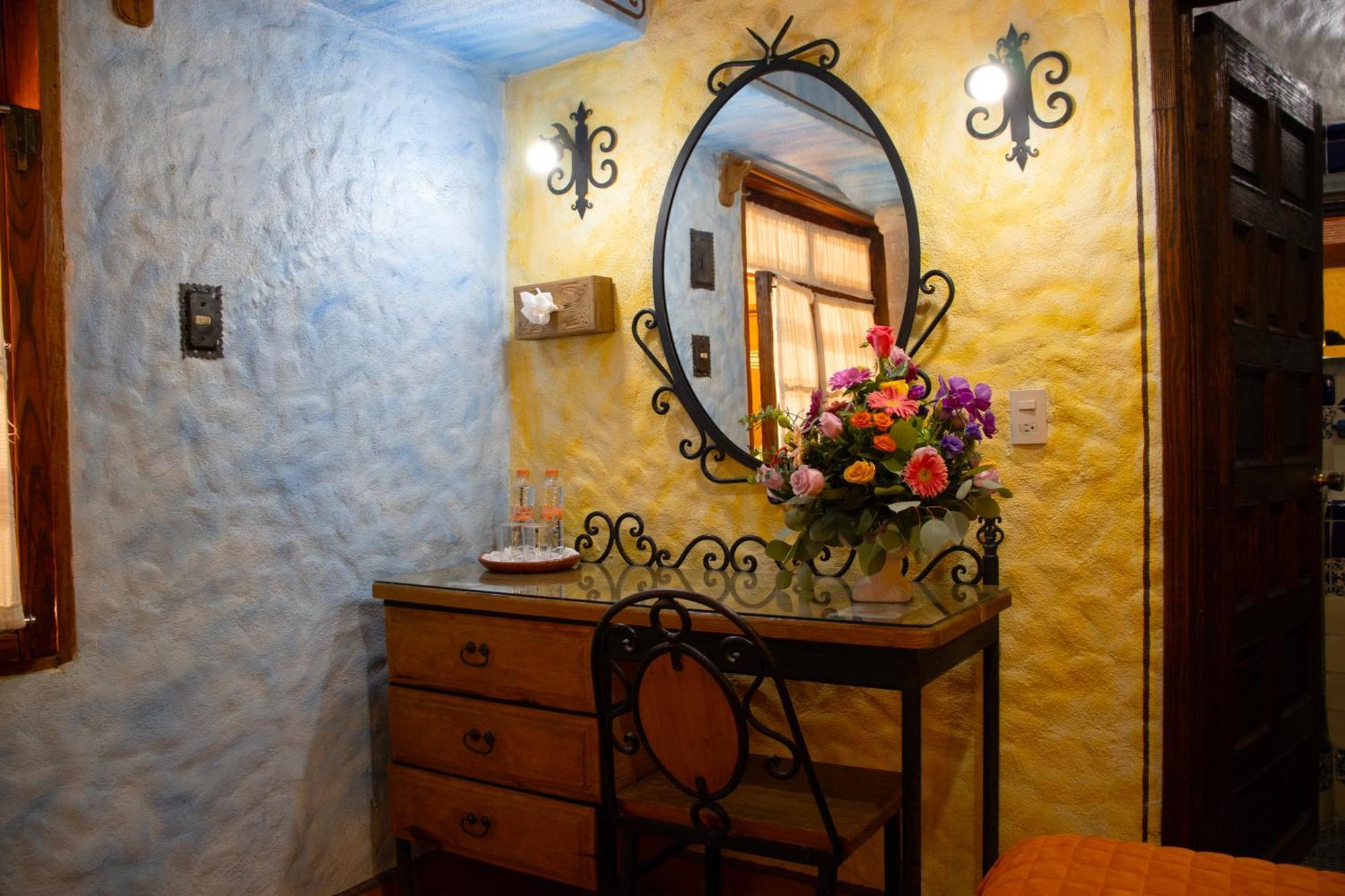 Hotel Los Escudos Pátzcuaro Extérieur photo