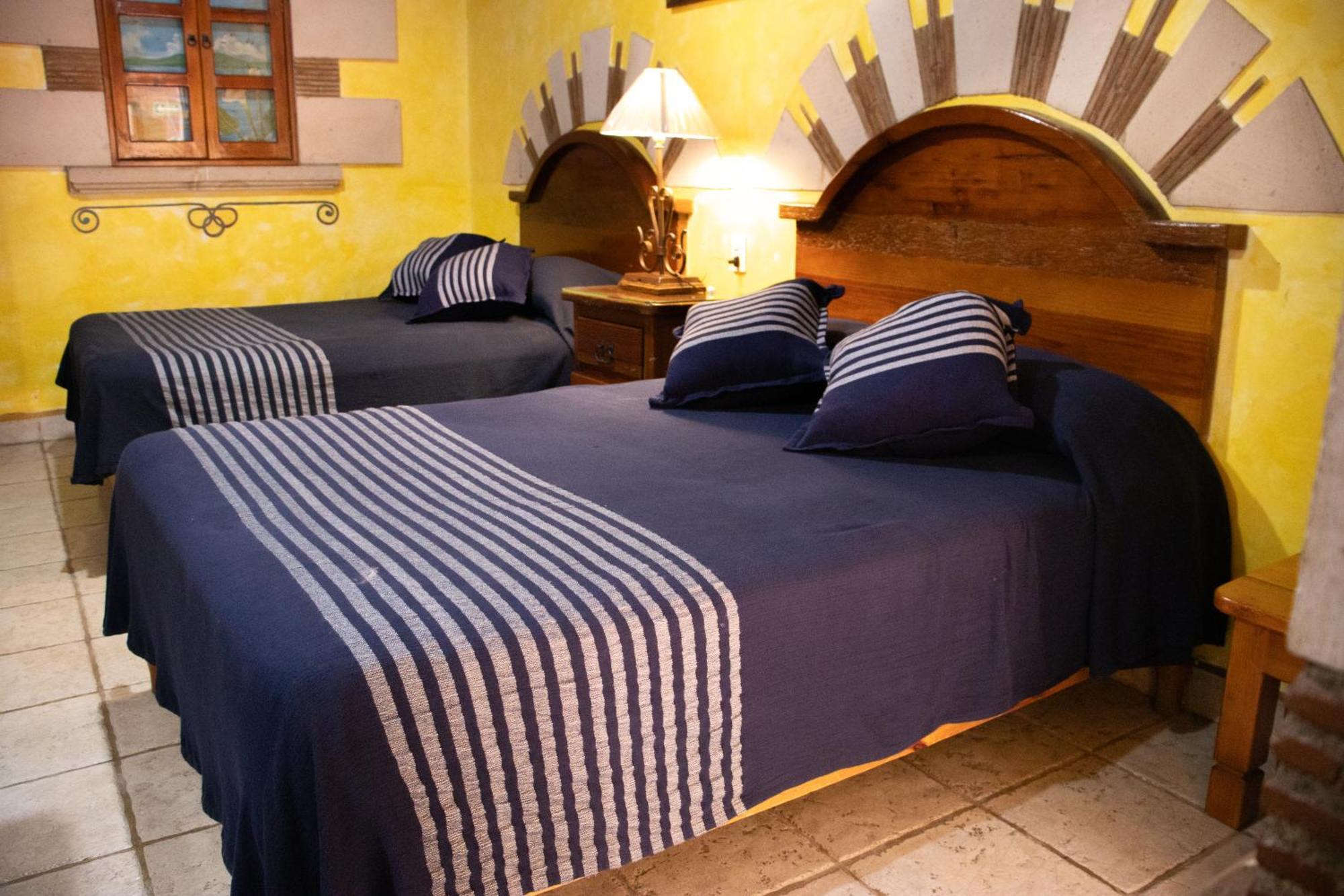Hotel Los Escudos Pátzcuaro Extérieur photo