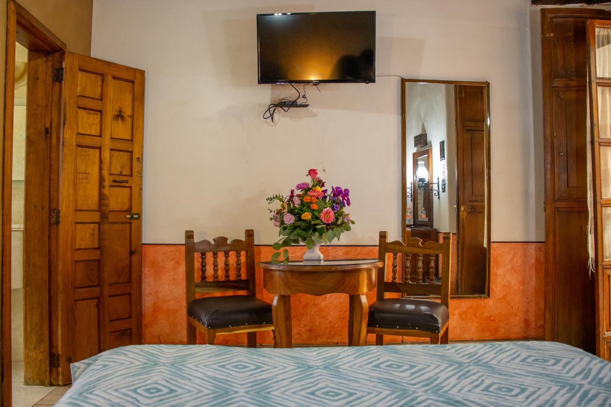 Hotel Los Escudos Pátzcuaro Extérieur photo