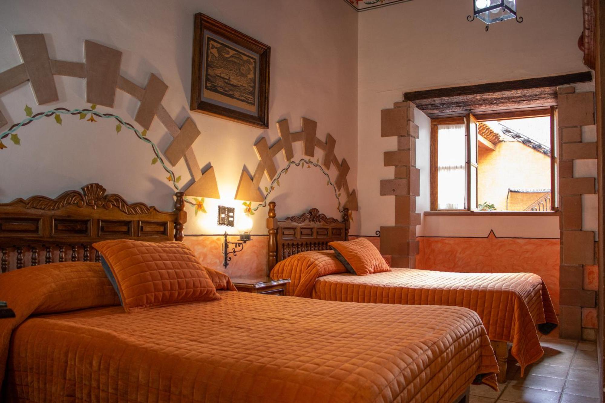 Hotel Los Escudos Pátzcuaro Extérieur photo