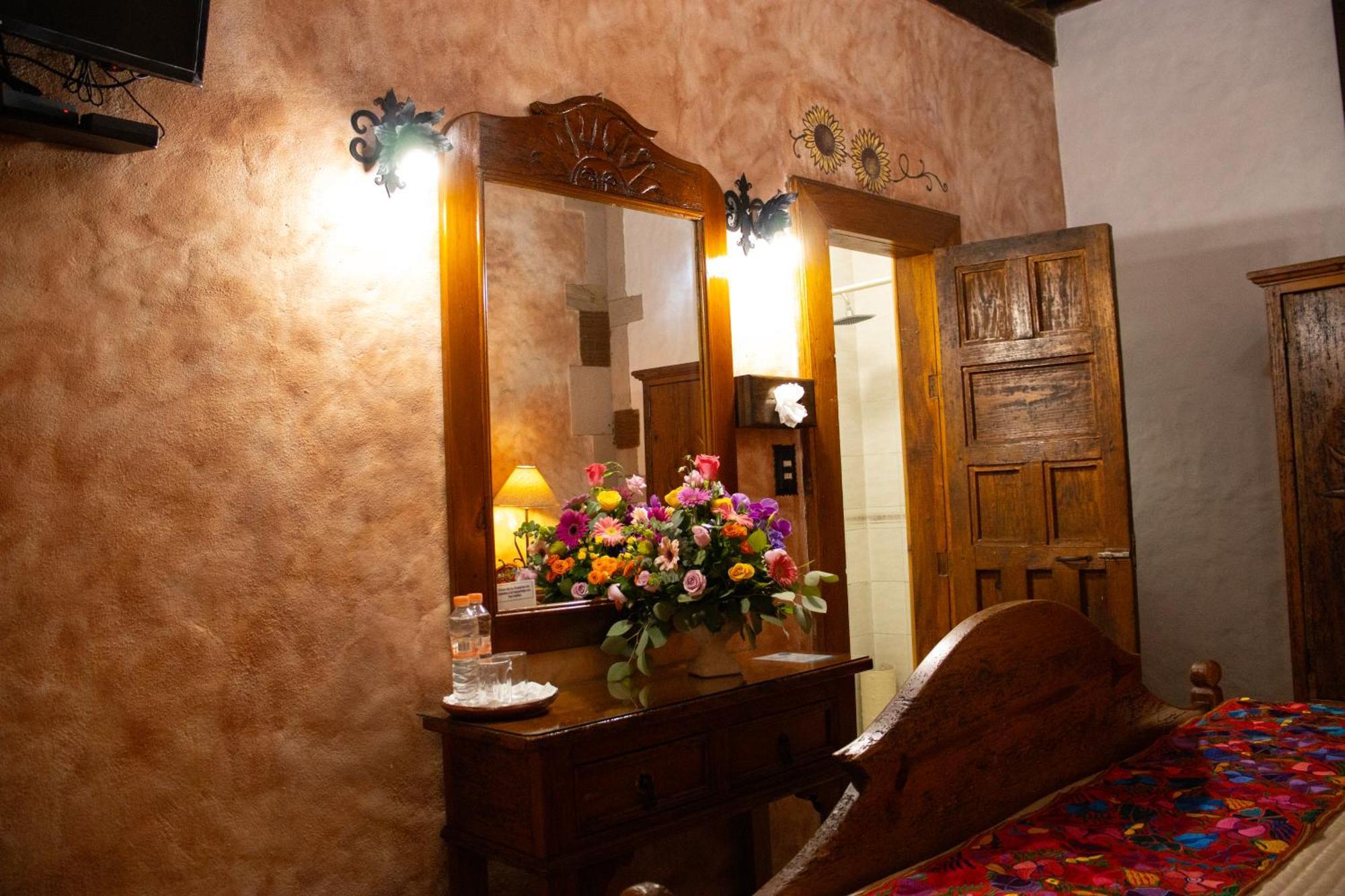 Hotel Los Escudos Pátzcuaro Extérieur photo