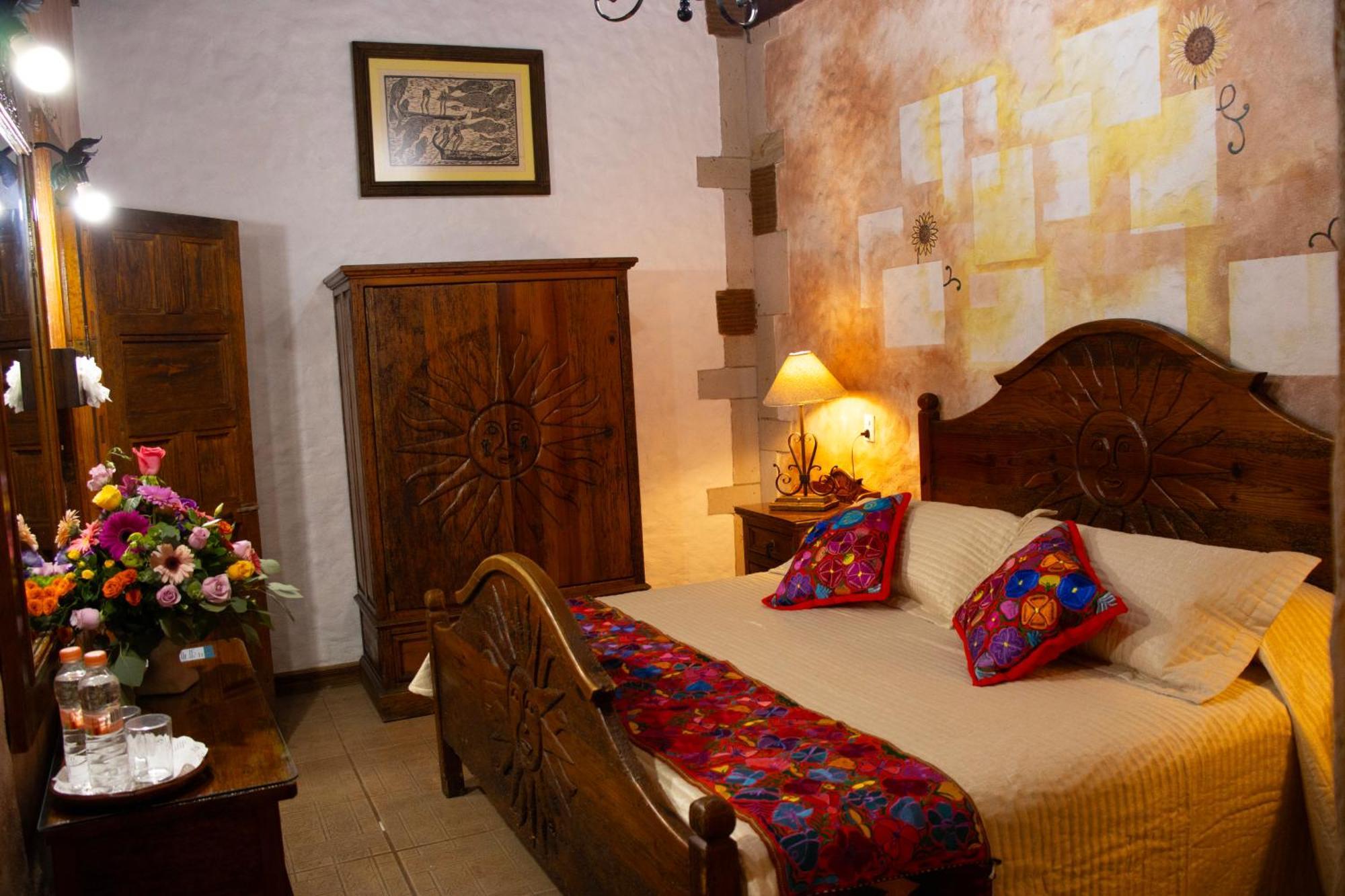 Hotel Los Escudos Pátzcuaro Extérieur photo