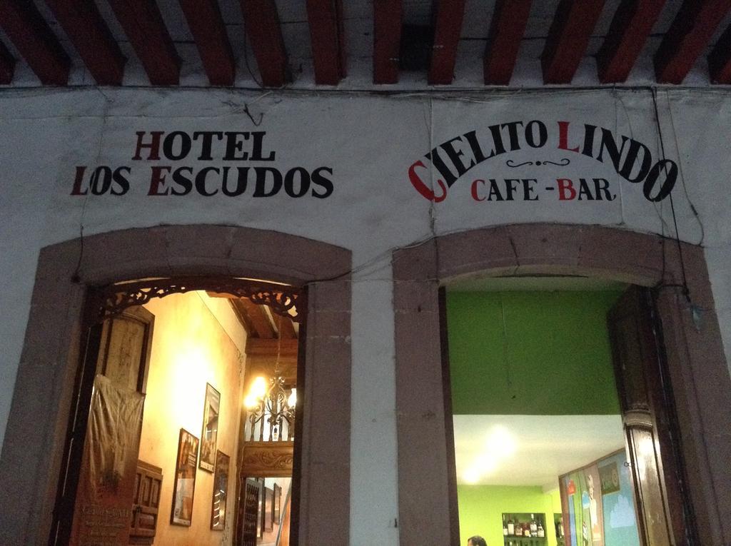 Hotel Los Escudos Pátzcuaro Extérieur photo