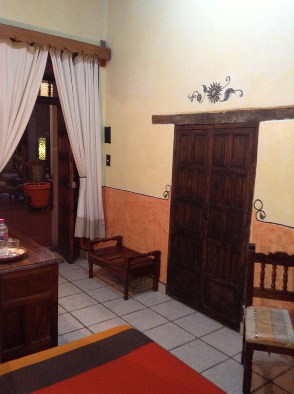 Hotel Los Escudos Pátzcuaro Extérieur photo
