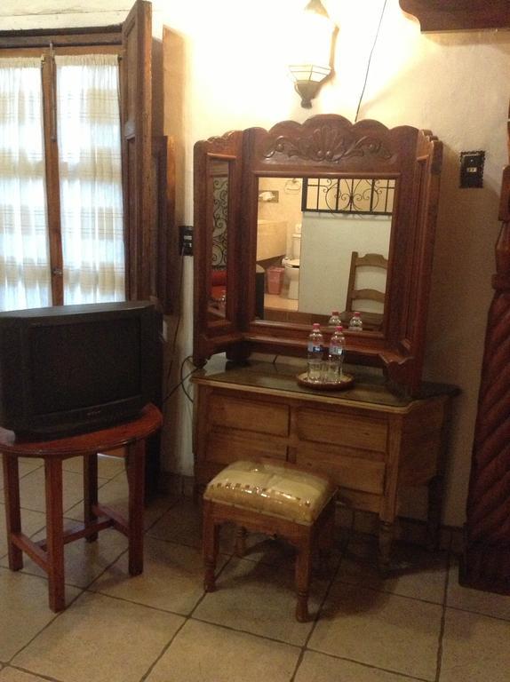 Hotel Los Escudos Pátzcuaro Extérieur photo