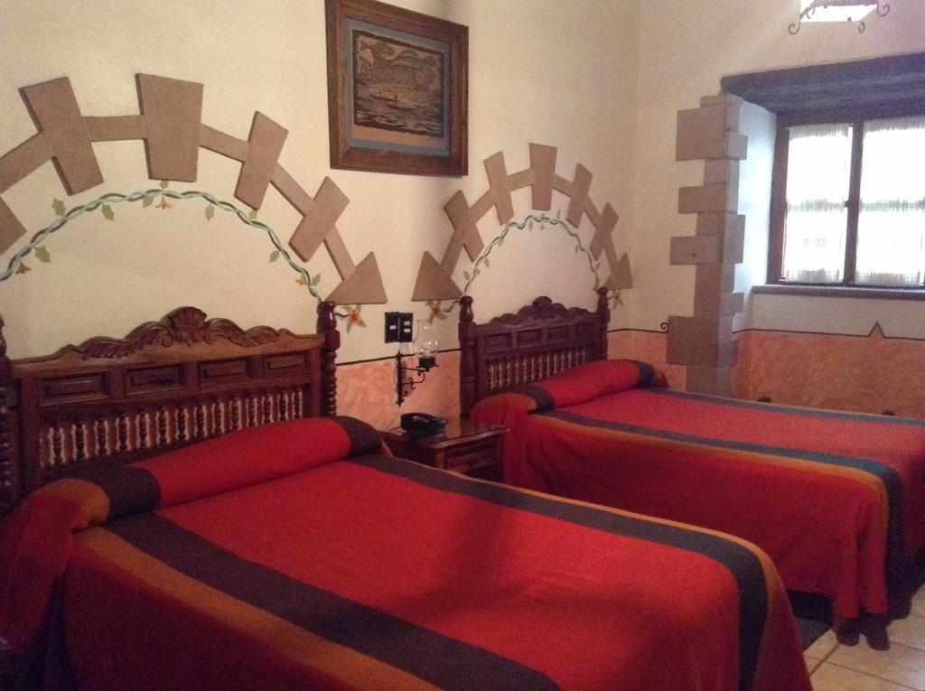 Hotel Los Escudos Pátzcuaro Extérieur photo